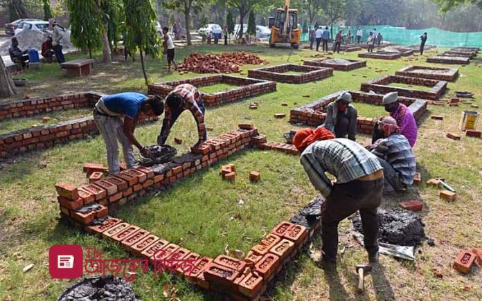 অস্থায়ীভাবে দাহ করার জায়গা তৈরি হচ্ছে